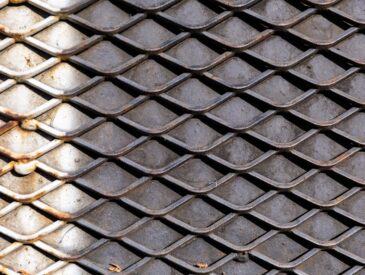 Onkruid verwijderen tussen tegels zonder gedoe