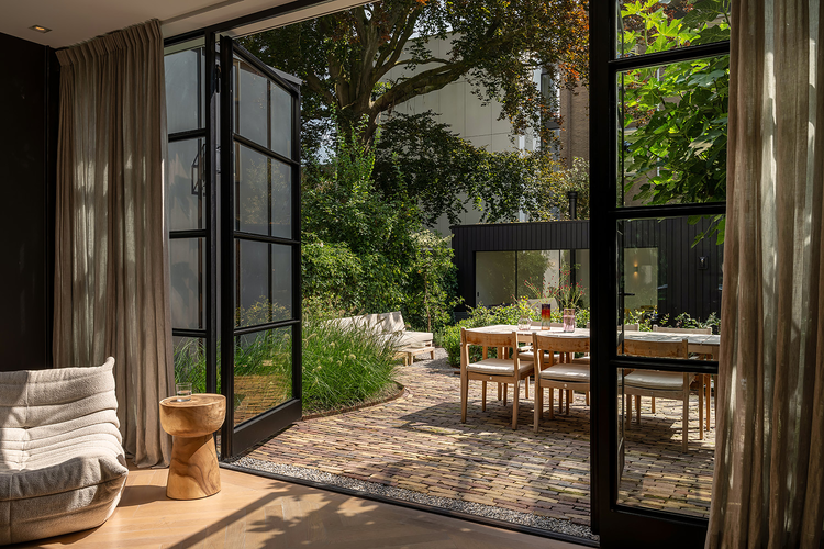 Van binnen naar buiten: zo creëer je één geheel tussen huis en tuin